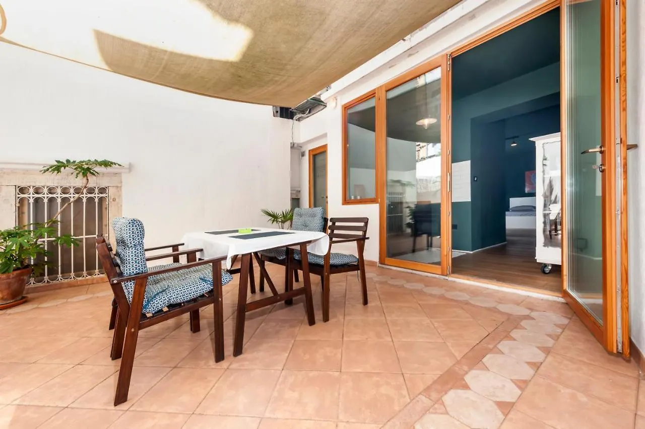 Apartments & Rooms Carera 6 Rovigno 3*,  Croazia